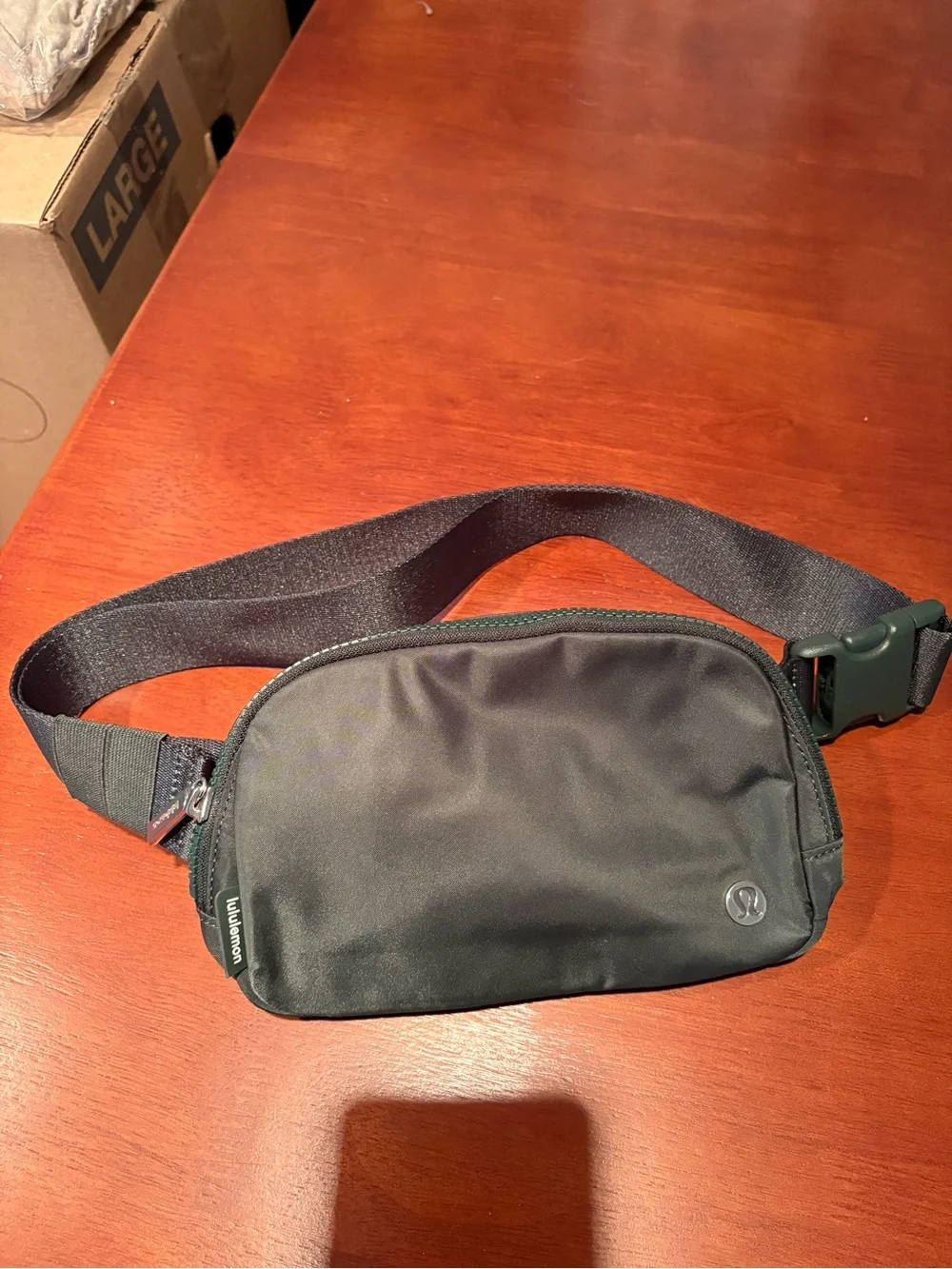 lululemon Women’s crossbody in army green